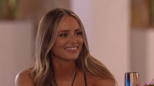 Leah Taylor's Instagram, Twitter & Facebook