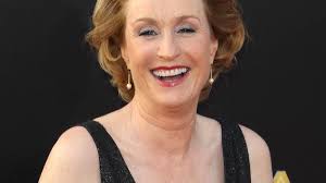 Actor lisa banes, best known for her roles in 'cocktail' and 'gone girl', has died at the age of 65 after being struck by scooter in new york. Ifv3pzoag1ipm
