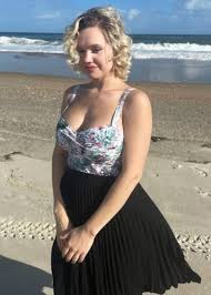 Estee Williams - Free pics, galleries & more at Babepedia