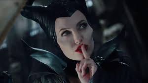 Une angelina jolie qui, d'ailleurs, a travaillé devant ses petits le sinistre rire de maléfique qu'on angelina jolie a manifestement beaucoup bataillé pour que son personnage préserve à l'image un. Angelina Jolie L Enchanteresse Du Cinema Hollywoodien