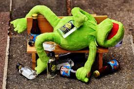 Awesome clipart wallpapers lock screen kermit aesthetic wallpaper with hd quality by agustinmunoz. Drunk Kermit 4k Ultra Hd Wallpaper Hintergrund 4500x3000