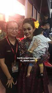 Izreen azminda dan ude wahid akan bertemu intan liyana salleh dalam rancangan melodi sempena hari raya 2021. Bekas Isteri Ude Wahid Intan Liana Buka Tudung