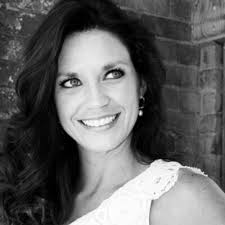 Amanda Caufield's Instagram, Twitter & Facebook