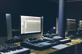Icon is specifically tailored to electronic music production, so you're not wasting time learning things. Dubspot Explains The Benefits Of Electronic Music Production Schools Digital Music News