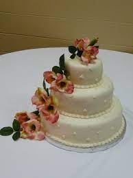 Fondant With Artificial Flowers Pete And Amy S Wedding Cake Fondant Desserts