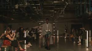 Listen to the audio pronunciation in the cambridge english dictionary. Runway Show Pronounce S S 21 Showstudio