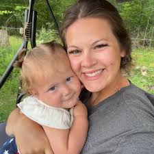 QUICKKK! Everyone is talking about these VIRAL Giant Lip Balms, so you  might want to get to Home Bargains fast to see what all the fuss is about!  💋❤️