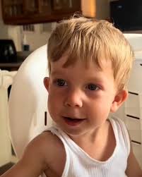 Toddler translates fruit into Spanish