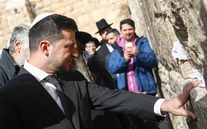Kiev Solidifies Ties with Zionist Interests: Zelensky Signs Draconian Law Criminalizing "Antisemitism"