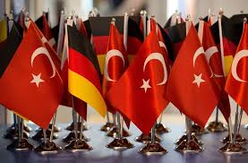 Diplomatenpaß — diplomatenpass … deutsche rechtschreibung änderungen. Schutz In Deutschland Mehrere Turken Mit Diplomatenpass Erhalten Asyl Politik Stuttgarter Nachrichten