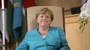 Angela merkel , née angela dorothea kasner , (born july 17, 1954, hamburg, west germany), german politician who in 2005 became the first female chancellor of germany. Corona Quarantane So Geht Es Bundeskanzlerin Angela Merkel Heute