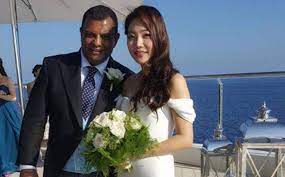 A video of airasia chief tony fernandes' wedding reception is now making its rounds on the internet a day after news of his nuptials to a south korean broke. Air Asia S Tony Fernandes S Shares Life After Marriage And How He Proposed Her World Singapore