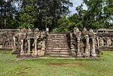 Angkor thom est, avec angkor wat, le plus bel ensemble de ruines de toute la cité archéologique d'angkor au cambodge. Angkor Thom Wikipedia