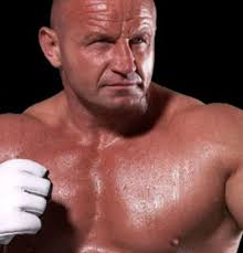 Andrew Wrona shaves his beard for Movember. Fans in shock