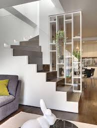 Idee De Separation Originale Rampe Escalier Claustra Interieur Blanc Avec Rangements Pour Pot Idees Escalier Comment Decorer Son Appartement Decoration Maison