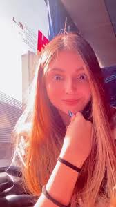 Karen Vidal (@akarenvdal)