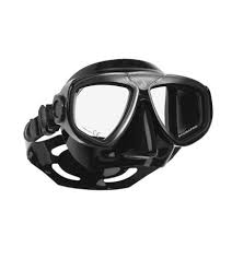 La lunette de la montre de plongée est particulièrement simple à utiliser. Masques Lunettes D Apnee Et Nage