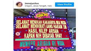 Arisan sudah waktunya pulang read online. Mia Widyaningsih Fakta Dan Sosok Wanita Yang Dikirimi Karangan Bunga Sadis Suara Surakarta