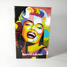 قیمت و خرید کتاب دکوراتیو مدل مرلین مونرو