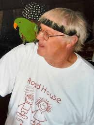 Larry Brunet, former manager of Milwaukee Journal office, dies at 85