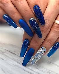 Shine and sparkle through all of your holiday festivities with our navy blue and silver glitter mani dazzling from your fingertips! 40 Gorgeous Dark Blue Coffin Nail Designs You Must Try This Winter Cute Hostess For Modern Women