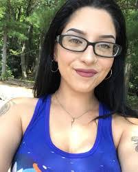 Denise Arrigo's Instagram, Twitter & Facebook