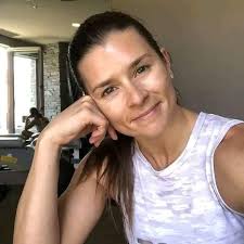 Mood swings, say Hi if you care for me 😔