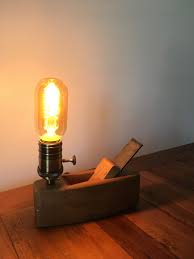 Lampe Realisee Avec Un Rabot Ancien Deco Diy Rabot Bois