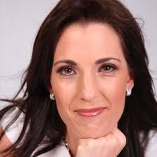 Natasha Henning's Instagram, Twitter & Facebook