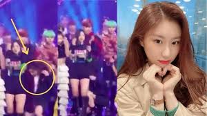 Here's what she had to say about it. Itzy Chaeryeong Suffers Scary Fall On Stage Due To Loud Noise By Confetti Shot Jazminemedia