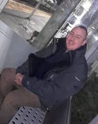 Daughter thanks workers for procession of lorries for popular Basildon bin  man