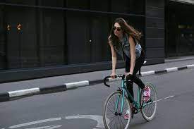 單車上別樣的美麗 原來騎車也可以美美的 自転車ガール バイク女子 ファッションアイデア