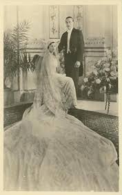 Hochzeit Von Henri D Orleans Graf Von Paris Mit Isabelle Von Orleans Braganza Royal Brides Vintage Wedding Photos Royal Weddings