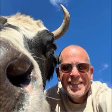 Who can help me move my mother's apartment in San Marcos, CA?