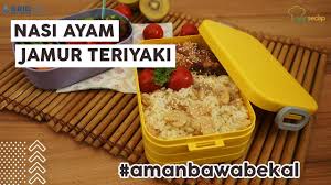 Menu bekal makan siang yang pertama adalah nasi dengan daging sapi cincang dan telur mata sapi. 4 Resep Lauk Bento Untuk Bekal Kantor Enak Semua Youtube