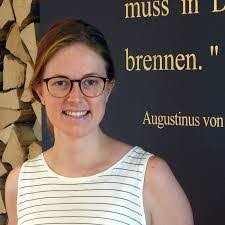 Karen Pierro's Instagram, Twitter & Facebook