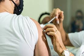 Para se imunizar, é importante levar documento de identificação e o comprovante da 1ª dose. Covid Novas Vagas Para Pessoas Com 40 Anos Ou Mais Noticia Prefeitura De Vitoria