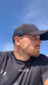 Hermosa la imagen luca de barry😍😍