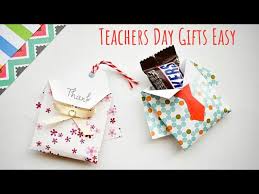 Happy teachers day card with schoolbag and supplies. Easy Creative Gift Ideas For Teachers Day Diy Teachers Day Gift Ideas Easy Handmade Gift Ideas Noreva Projects