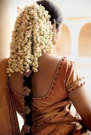 Indian wedding hairstyles are known for adding flowers for a beautiful effect. 5 Indian Bridal Hairstyles For Wedding Bewakoof Blog