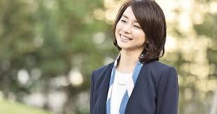 逃げ恥石田ゆり子まとめ 話題のダンスから衣装 髪型など徹底調査 のサムネイル画像 石田ゆり子 ファッション ボブ 芸能人 石田ゆり子