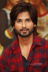 Shahid Kapoor Who Plays The Role Of Rajkumar An Aimless Youth In The Film Sported A Heavily Bearded Look However We Shahid Kapoor R Rajkumar Sonakshi Sinha