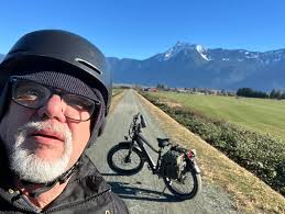 🇨🇦 My bird watching adventure. 3 turkey vultures and 2 bald eagles 🇨🇦