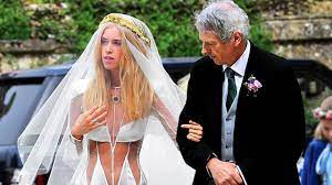 Bei uns finden sie news, trends, tipps und ratgeber rund um mode, beauty, wohnen und stars. 12 Schlimmsten Brautkleider Der Welt Youtube