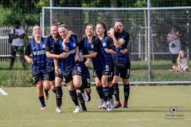 Farfalle al quinto posto in classifica. Calcio Femminile Serie B L Inter Vede La A Ravenna E Roma Cf Vorrebbero Seguirla Sport Donna