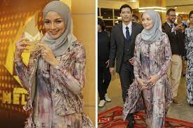 Nabil bersama dengan fattah amin dan nellofa , degar cerita neelofa ada terlepas cakap something , jom tengok. Neelofa Trauma Marah Sedih Susulan Hubungan Cinta Bersama Fattah Amin Entertainment Rojak Daily