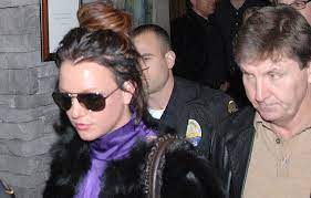 Jamie spears has controlled his daughter's finances and personal affairs since she was admitted to hospital. Britney Spears Father Stays In Control Otago Daily Times Online News