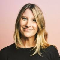 Kelly Harvell's Instagram, Twitter & Facebook