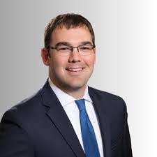 Elizabeth Vipond's Instagram, Twitter & Facebook