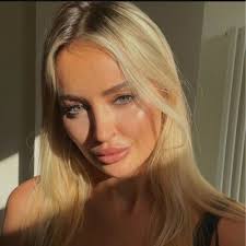 CAROLINA SANDOVAL ALMANZA (@KAROS28)